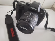 SIGMA SD-9 con obiettivo Sigma