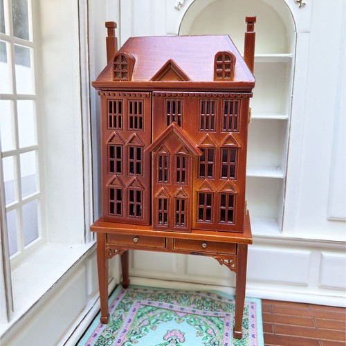 Scale dollhouse - 1:12,