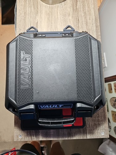 Pelican v100 vault small - v100,