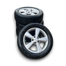 Set 4 cerchi in lega Nissan