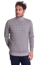MAGLIONE DOLCEVITA A TRECCE IN
