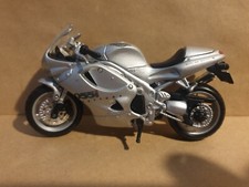 Modellino Moto Maisto Triumph Daytona 955i 1/18