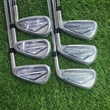 Cobra DS Adapt Set di ferri