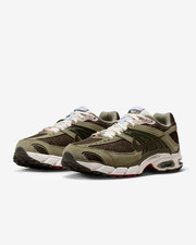 IQ1150-220 Nike Air Max Moto