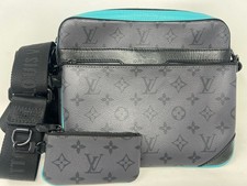 LOUIS VUITTON TRIO MESSENGER