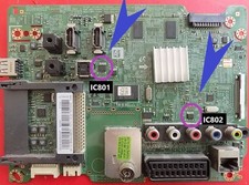 2 mémoires IC801 et IC802