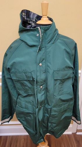 Woolrich green parka coat - ,