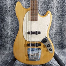 Fender Chilli Beans Maika Mustang basso invecchiato naturale 612927