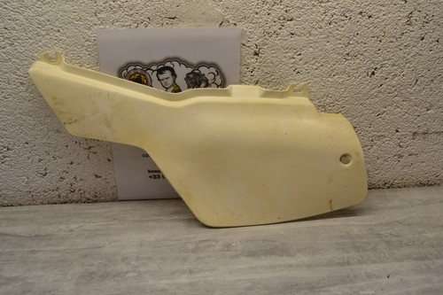 Carénage sous selle gauche