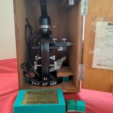 Microscopio binoculare Nikon
