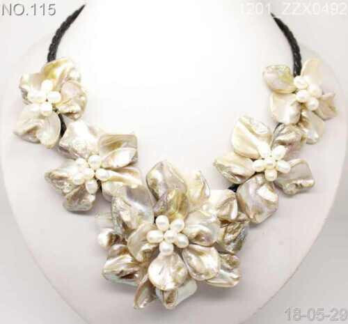Collana classica barocca - , acqua
