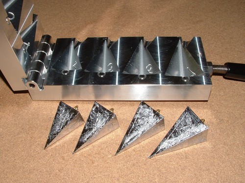 Stampo affondatore piramide