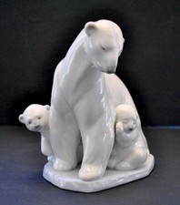 Lladro Daisa 6745 Artic Family