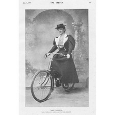 Lady Norreys in bicicletta -
