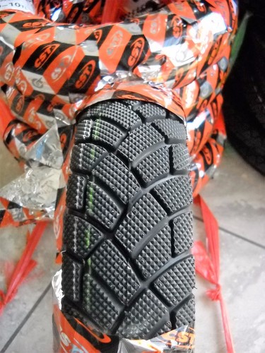 Nuovo copertone vespa - copertone, vari