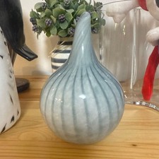 Ornamento in vetro grigio