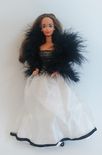 Barbie film noir fashion - noir,