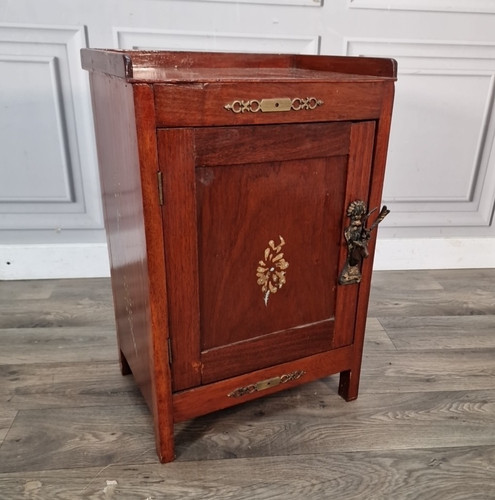Antica credenza edoardiana - , in