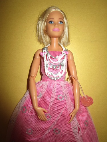 B2235 barbie made - b2235),