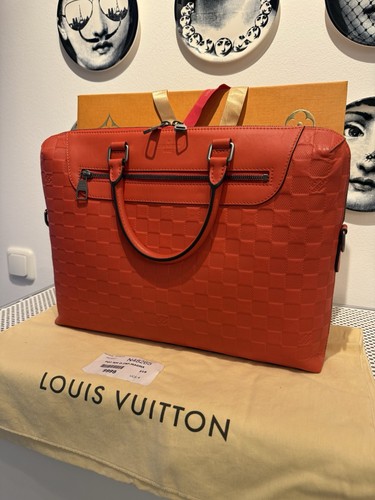 Louis vuitton porta - porta, documenti