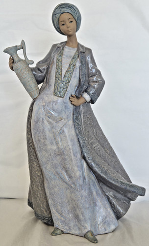 Lladro waters the oasis - waters,