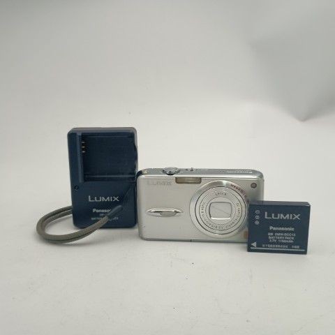 Fotocamera digitale compatta