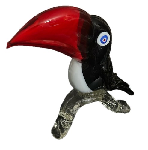 Statuina uccellino tucano