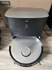 Robot aspirapolvere e scopa