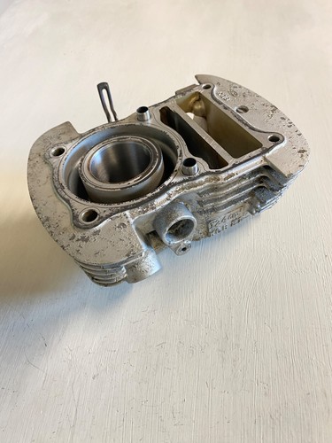 Cylindre arrière honda 125 - cylindre,