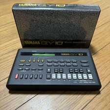 Yamaha QY10 Handy Sequencer