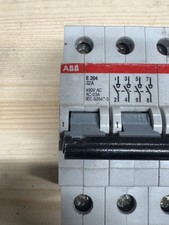 ABB E204 Interruttore Magnetotermico 4 Poli 32A 400V AC AC-23A Quadri Elettrici