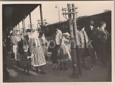 Foto, donne in costume