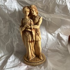 Romeo And Juliet Resin Statue