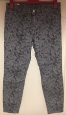 Jeans Capri nuovi con