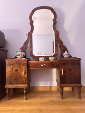 Camera da letto in Noce Travertino maniglie Avorio.