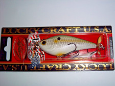 LUCKY CRAFT KELLY J PROP BAIT 2-3/4" & 1/2OZ IN THE COLOR GREEN SEXY