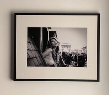 Foto certificata e numerata. Venduto con telaio