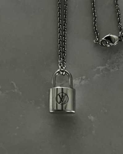 Collana con ciondolo lucchetto