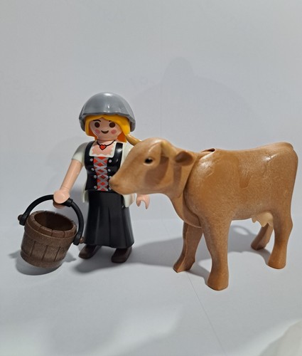 Playmobil aldeana con mucca - con,