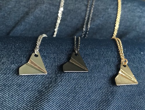 Collana con ciondolo aeroplano