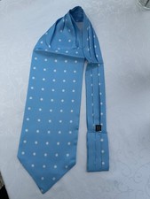 Sciarpa cravatta, ascot