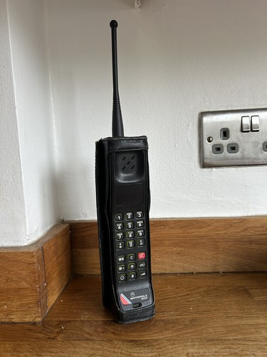 Motorola brick phone 8800x - phone,