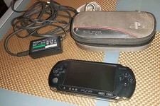 Sony PSP E-1004 Console Perfetta Funzionante Caricabatterie+Memory Card+Custodia