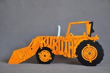 Trattore agricolo arancione