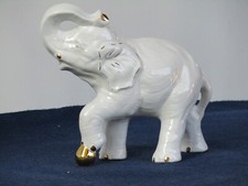 Elefante scultura di colore