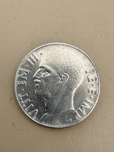 Moneta centesimi di lire - centesimi,