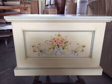 CASSAPANCA BAULE  DECORATA A MANO DIPINTA AVORIO PATINATO