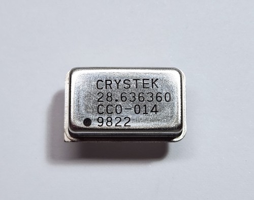 Crystal oscillator commodore - oscillator,
