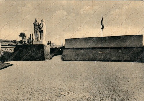 Roma mausoleo ardeatino anfim - roma,