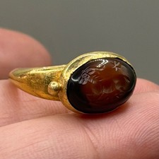 Anello antico romano in oro con intaglio uccellino alto carato